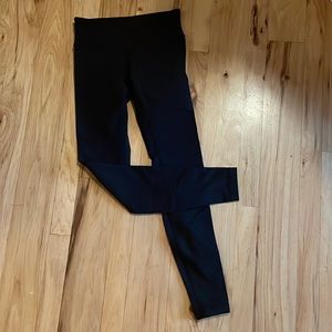 Lululemon black leggings hit to be ankle. Soft material with seams.